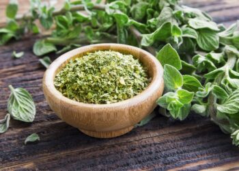 Four easy and healthy herbs to grow in a kitchen window